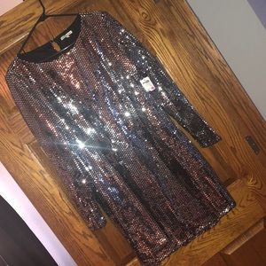 🥂 Gorgeous Silver Sequin Backless NYE Dress 🎉